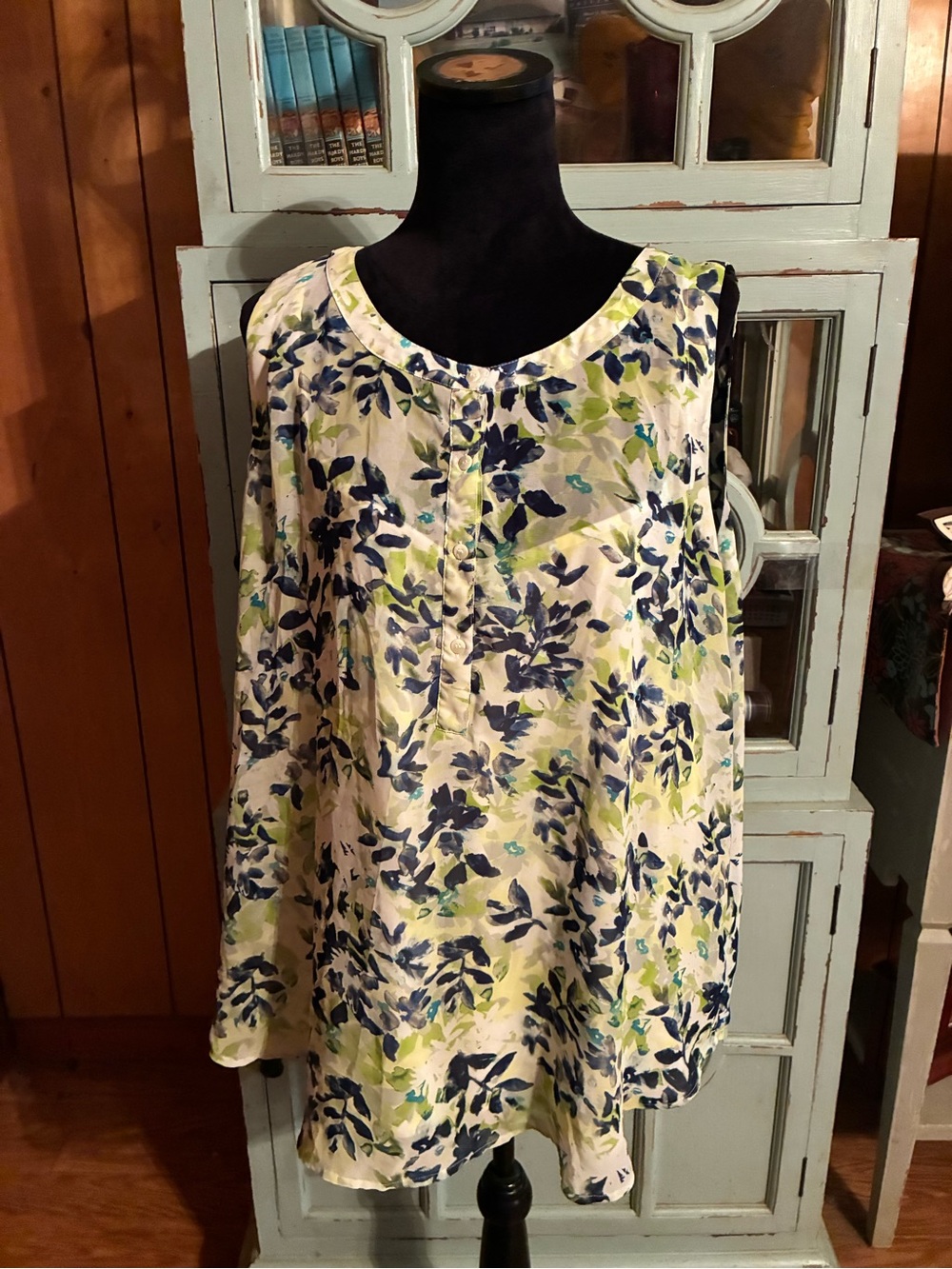 Liz Claiborne Cream Sleeveless Tunic with Navy & Lime Floral Print Size 2X B18